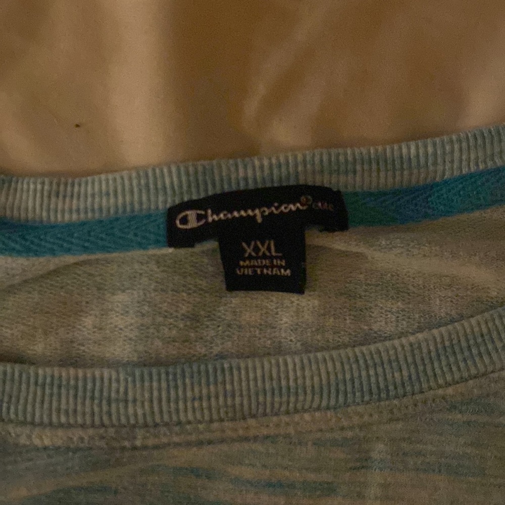 Champion long sleeve - Picture 3 of 5